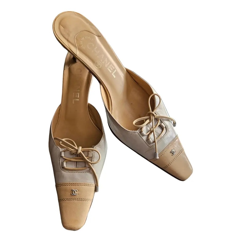 Chanel collector two toned leather Kitten heels